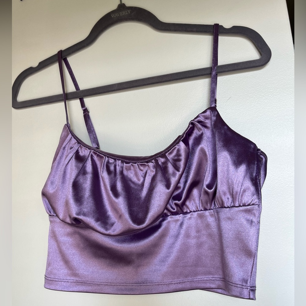 H&M DIVIDED crop top